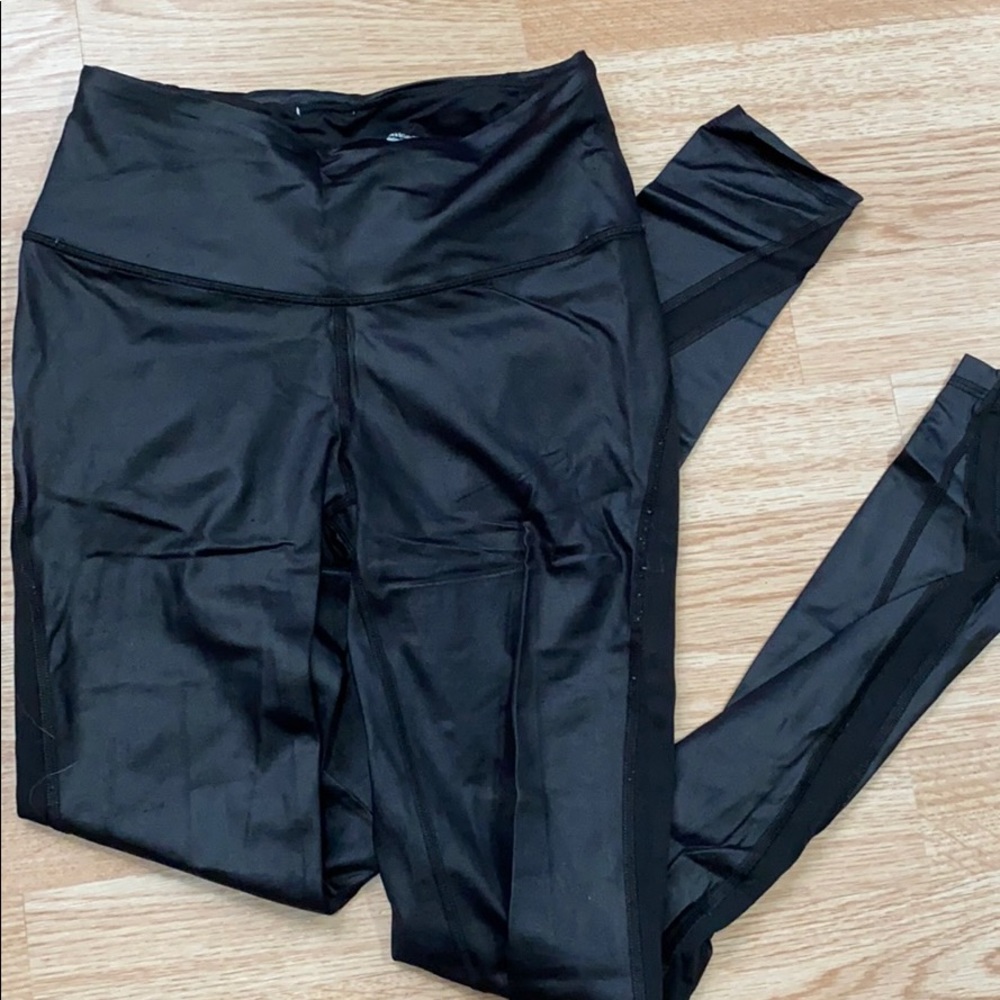 Victoria’s Secret Sport Leggings, Small-Long